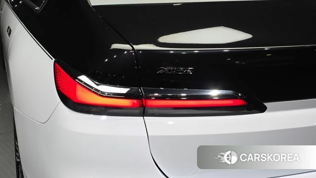 BMW 7 Series (G70) id 5020930 из Кореи 15