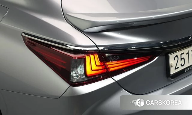 Lexus ES300h 7th generation id 5045982 из Кореи 15
