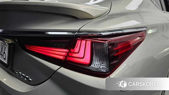 Lexus ES300h 7th generation id 5045384 из Кореи 15