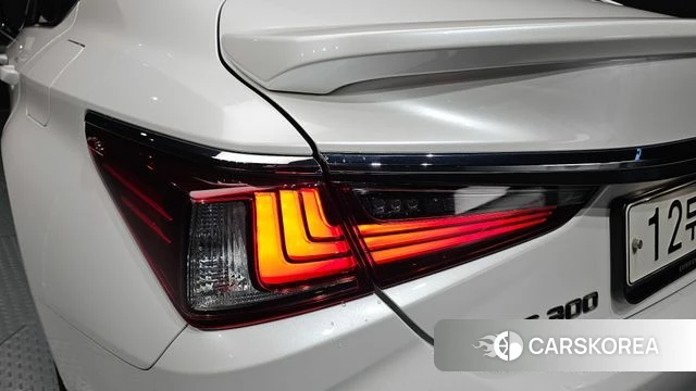 Lexus ES300h 7th generation id 5013741 из Кореи 15