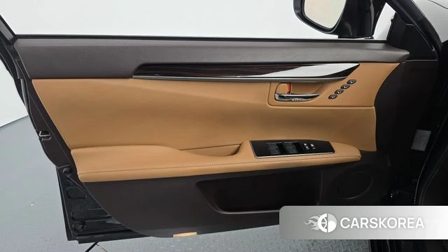 Lexus New ES300h id 4944453 из Кореи 17