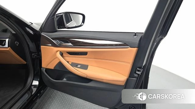 BMW 5 Series (G30) id 5002433 из Кореи 16