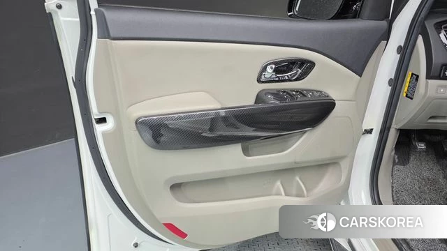 Kia The New Carnival id 4960112 из Кореи 16