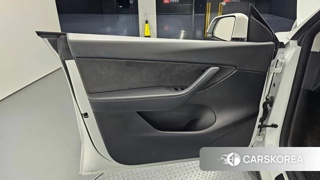 Tesla Model Y id 5047488 из Кореи 16