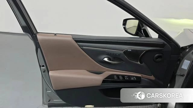 Lexus ES300h 7th generation id 5021381 из Кореи 16