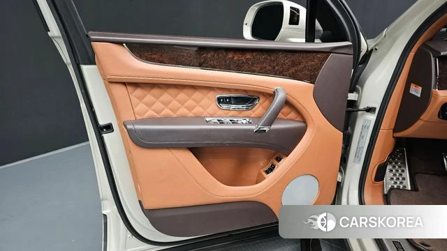 Bentley Bentayga id 4937611 из Кореи 16
