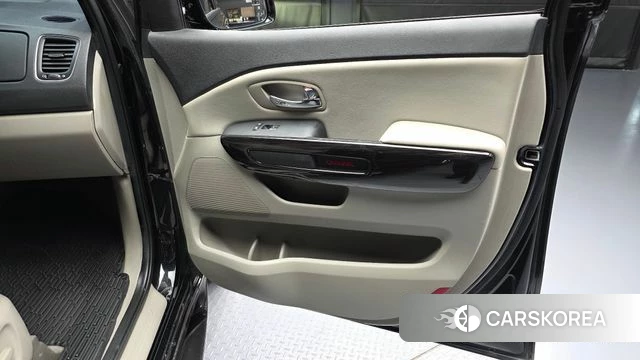 Kia The New Carnival id 5047983 из Кореи 16