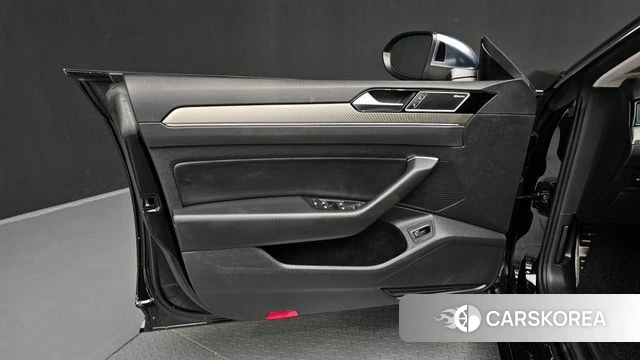 Volkswagen Arteon id 4895018 из Кореи 16