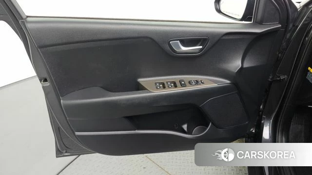 Kia Stonic id 5035395 из Кореи 16