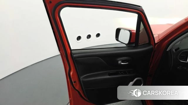 Jeep Renegade id 4993536 из Кореи 16