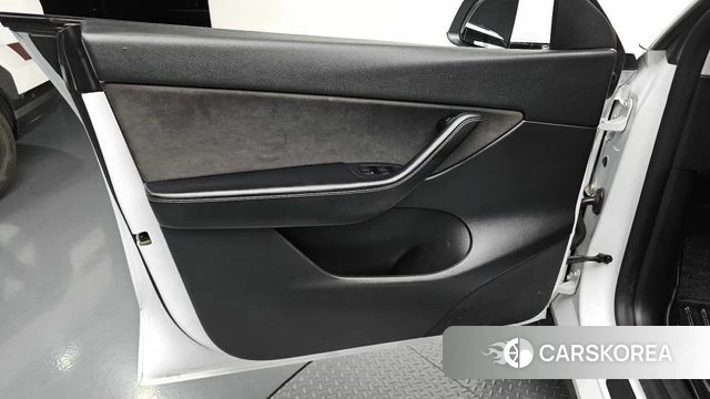 Tesla Model Y id 4636908 из Кореи 16