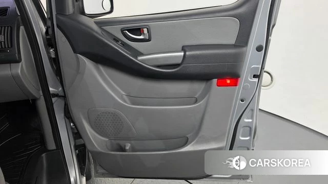 Hyundai The New Grand Starex id 4967906 из Кореи 16