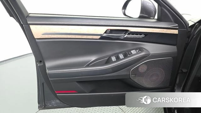 Genesis G90 id 5018411 из Кореи 16