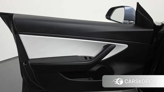 Tesla Model 3 id 4998184 из Кореи 16