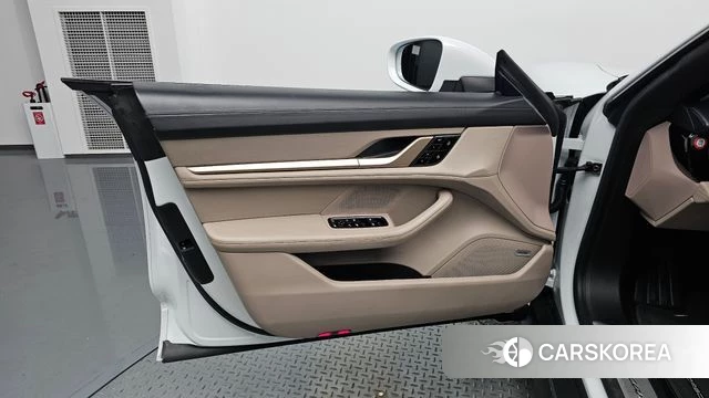 Porsche Taycan id 4987280 из Кореи 16