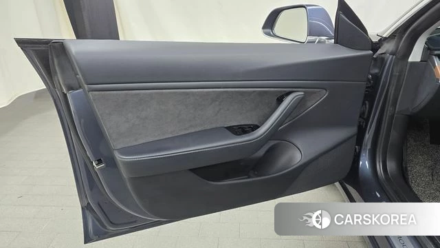 Tesla Model 3 id 4551274 из Кореи 16