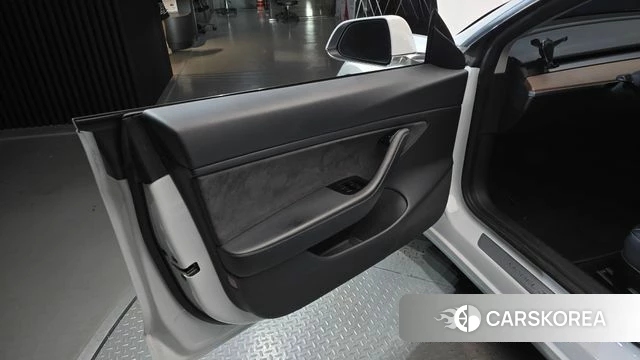 Tesla Model 3 id 4750884 из Кореи 16