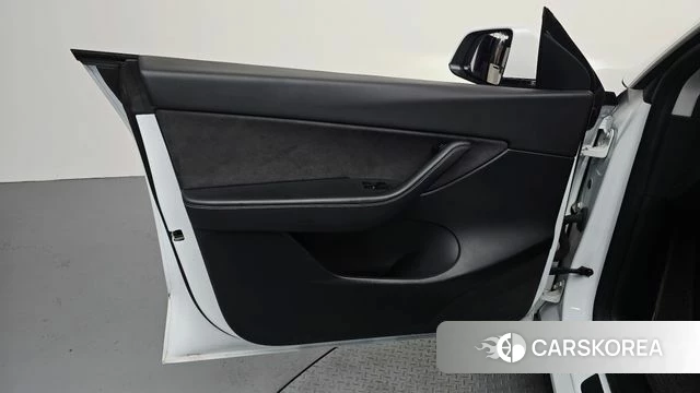 Tesla Model Y id 4683379 из Кореи 16