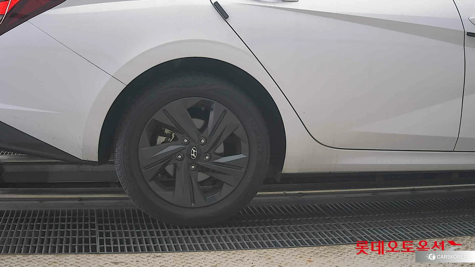 Hyundai Avante Hybrid id 5001030 из Кореи 16