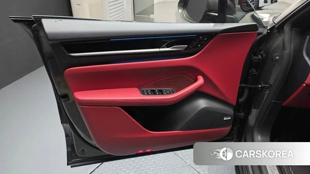 Porsche Makan EV id 4921180 из Кореи 16