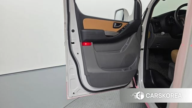 Hyundai The New Grand Starex id 4998000 из Кореи 16