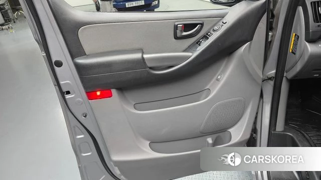Hyundai The New Grand Starex id 4993653 из Кореи 16