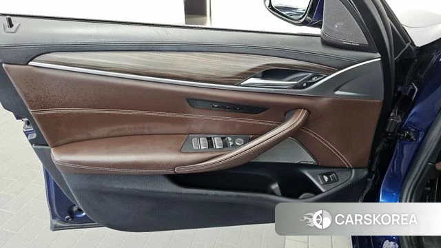 BMW 5 Series (G30) id 5041301 из Кореи 16