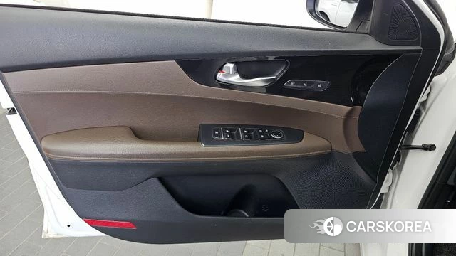 Kia Come New K3 id 4998872 из Кореи 16