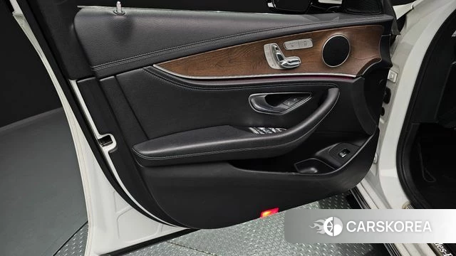 Mercedes-Benz E-Class W213 id 4987944 из Кореи 16