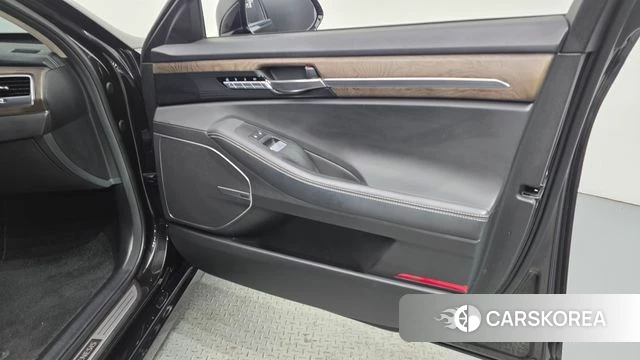 Genesis G90 id 4993216 из Кореи 16