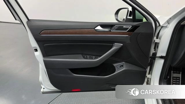 Volkswagen Passat GT (B8) id 4944369 из Кореи 16