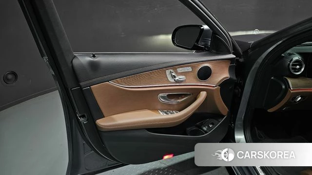 Mercedes-Benz E-Class W213 id 4930193 из Кореи 16