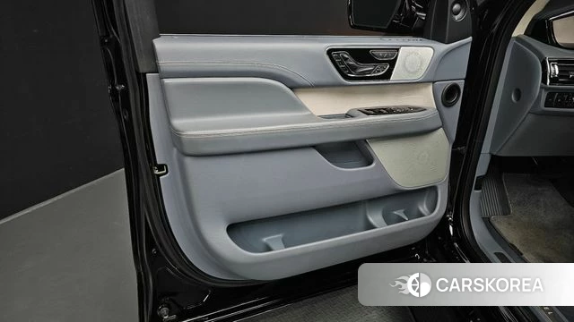 Lincoln Navigator 4th generation id 4996946 из Кореи 16