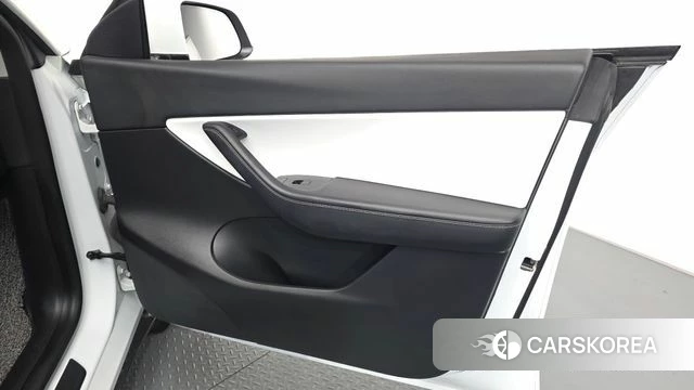 Tesla Model Y id 5012452 из Кореи 16