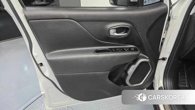 Jeep Renegade id 4996669 из Кореи 16