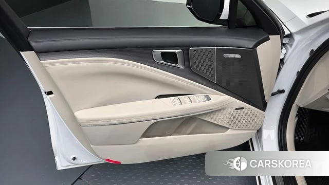 Kia The New K8 Hybrid id 5051967 из Кореи 16
