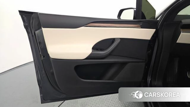 Tesla Model X id 5001698 из Кореи 16