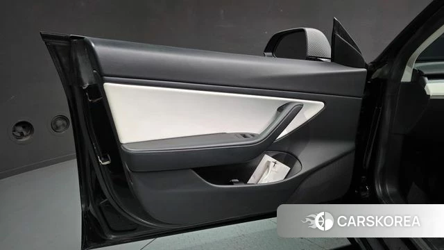Tesla Model 3 id 4906626 из Кореи 16