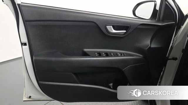 Kia Stonic id 5036023 из Кореи 16