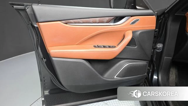 Maserati Levante id 4918420 из Кореи 16
