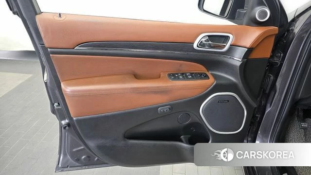 Jeep Grand Cherokee id 5003361 из Кореи 16