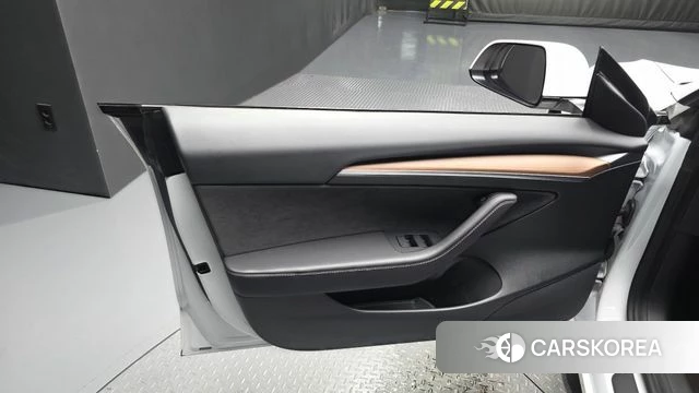 Tesla Model 3 id 4758811 из Кореи 16