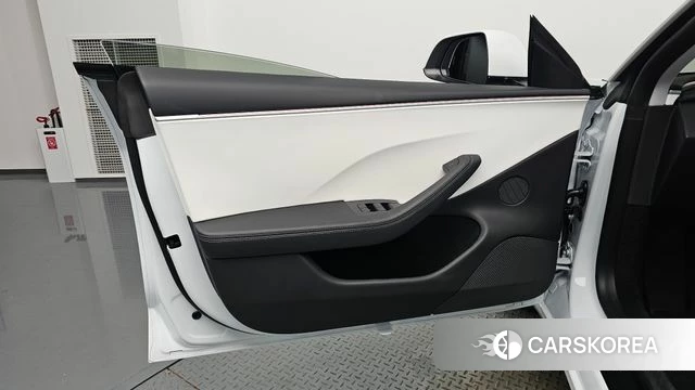 Tesla Model 3 id 5039268 из Кореи 16