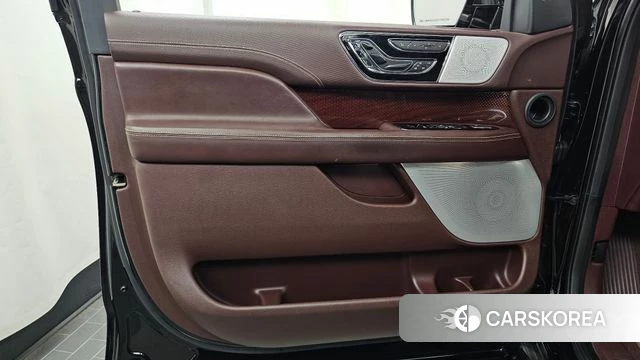 Lincoln Navigator 4th generation id 4930240 из Кореи 16