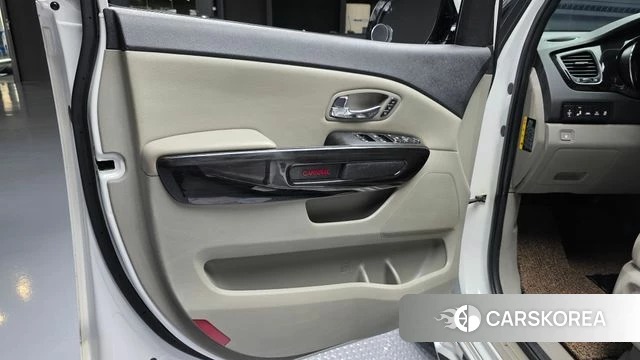Kia The New Carnival id 4998778 из Кореи 16