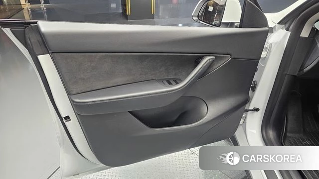 Tesla Model Y id 4661298 из Кореи 16