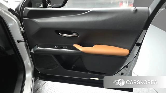 Lexus UX250h id 4918422 из Кореи 16