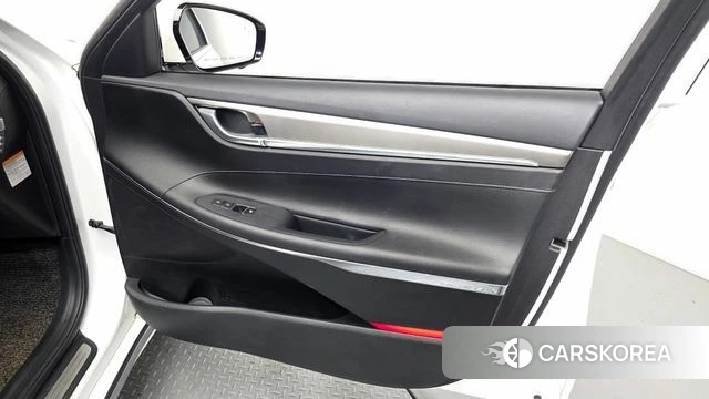 Hyundai The New Grandeur IG Hybrid id 5018222 из Кореи 16