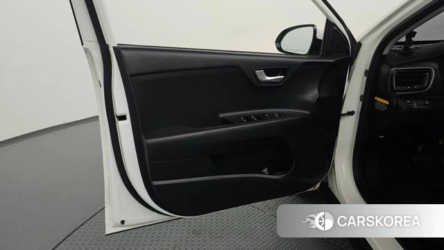 Kia Stonic id 5035105 из Кореи 16