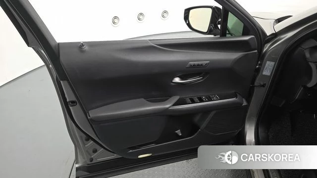 Lexus UX250h id 5013083 из Кореи 16